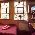 Hotel Nadia