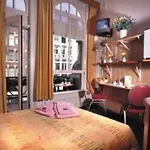 Hotel Nadia 2*