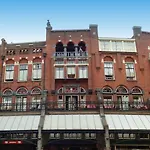 Nadia Hotel