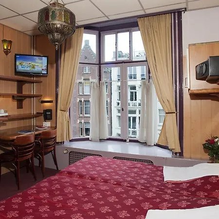 Nadia Otel Amsterdam