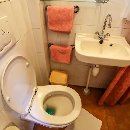 Otel Nadia 2*