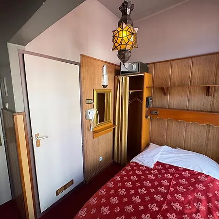 Nadia Hotel 2*