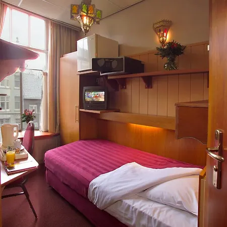 Nadia Hotel