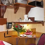 Nadia Hotel