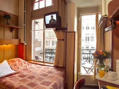 Otel Nadia 2*