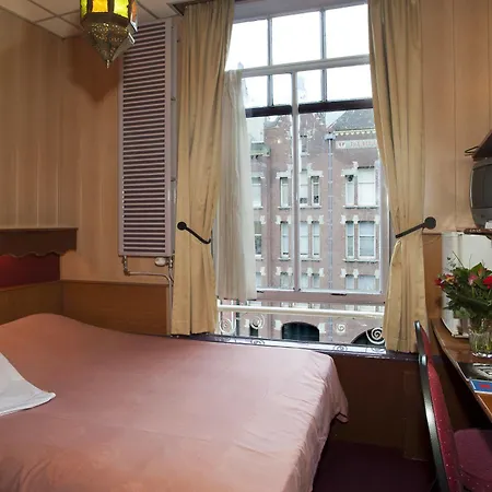 Otel Nadia